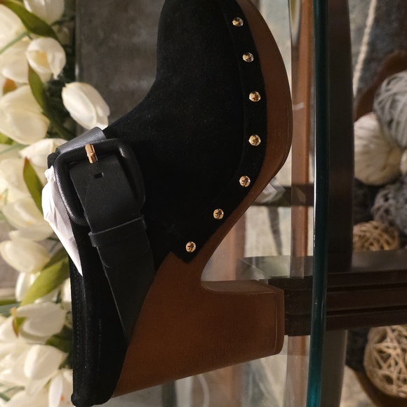 Vince Camuto Clogs - Picture 3 of 7